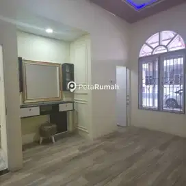 DIJUAL VILLA JALAN FLAMBOYAN KOMPLEK VILLA SETIA BUDI FLAMBOYAN