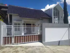 RUMAH VILLA VIEW PEGUNUNGAN DI DAERAH KARANGPANDAN KARANGANYAR JATENG
