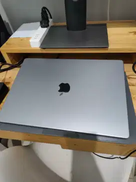 Dijual cepat macbook M1 16 inc