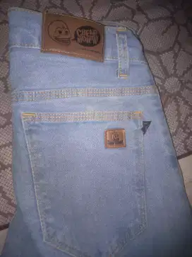 Celana levis pria