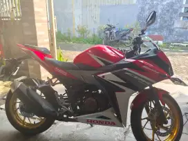 HONDA CBR 150R 2018 MERAH PUTIH ISTIMEWA