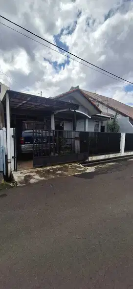 DIJUAL RUMAH TINGGAL TERAWAT STRATEGIS ARCAMANIK ENDAH BANDUNG