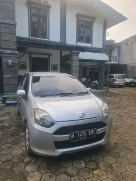 Daihatzu ayla 2016 manual silver