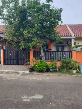Dijual Cepat Rumah Di Cluster Taman Sari Harapan Indah