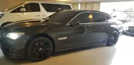 BMW 730Li F01 warna hitam interior Beige