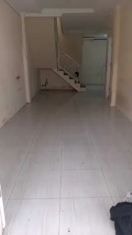 DISEWAKAN CEPAT RUMAH DI JALAN MIRINDA