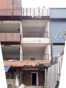 Disewakan Ruko 3 1/2 Lantai di Kemang Raya