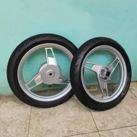 velg Chemco Sugooi Mio sporty + Ban Pirelli Diablo Rosso Sport MULUS