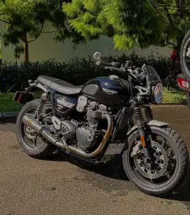 Triumph Speed Twin 1200
2020