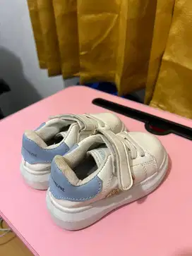 sepatu anak cowok cewek size 22 warna putih