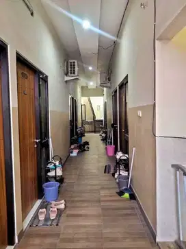 JUAL KOST PUTRI  AKTIF  3 LANTAI  AREA KOMERSIAL FULL FURNISH WONOREJO