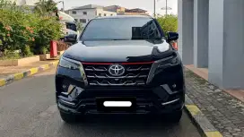 Km 32 rb toyota fortuner vrz trd sportivo 2021 hitam diesel matic