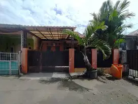 RUMAH SEKEN POSISI HOOK, 2KM KE TOL SAWANGAN, DEKAT MALL DTC