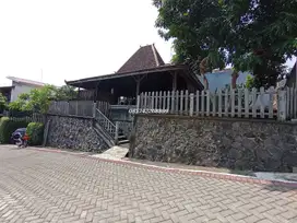Rumah dengan Tanah Luas & Nyaman Permata Grafika Banyumanik Semarang