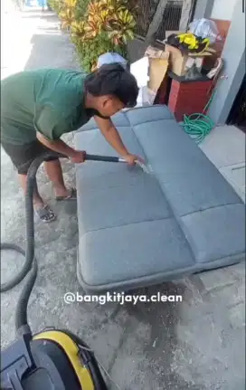 Cuci springbed, karpet, jok mobil, dan juga sofa