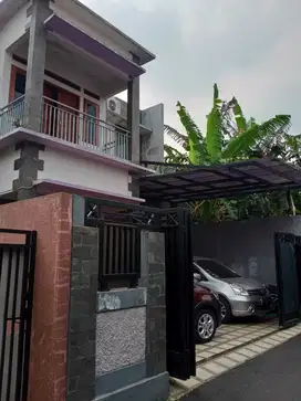 Rumah premium dua lantai strategis di Kalisari Jakarta timur
