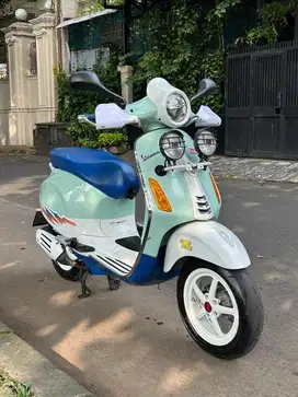 Vespa Primavera “Soca” skuter kalcer