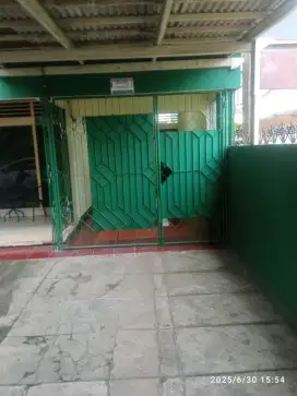 Disewakan papiliun, 2 KT, 1 KM  garasi, di Jl. Amsar Rt002/09 No. 4,