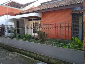 Dijual rumah dalam komplek suryalaya buahbatu