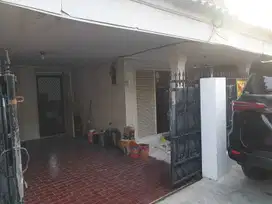 Dijual cepat rumah murah  di rawamngun bangunan 2 Lantai lokasi strate