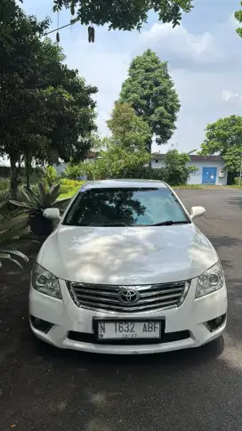 Toyota Camry V 2.4 AT 2010 putih matic
