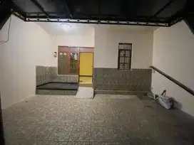 Disewakan Rumah Luas, Nyaman dan Area Strategis !!!