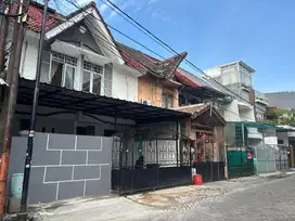 DiJual Rumah Pemandangan Taman Siap Huni Di Taman Palem Lestari