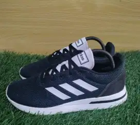 Sepatu Running Adidas Run 70S Size 42