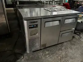 Undercounter Turboair salad 6 pan