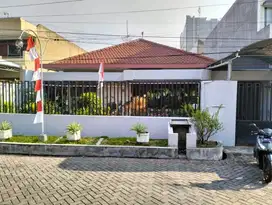 Rumah Manyar Kertoarjo Lebar 14 Hadap Selatan