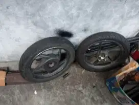 VELG BEAT FI 2014 DEPAN BELAKANG SEPASANG SAMA BAN DAN PIRINGAN