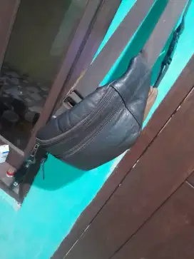 Di jual tas selempang kulit asli lembut minat wa