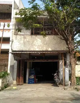 Dijual ruko lokasi strategis di jalan Beteng Semarang