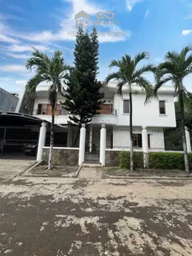 Disewakan Rumah Taman Kedoya Baru Mewah Siap Huni