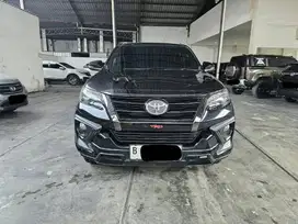 Toyota Fortuner VRZ TRD 2.4 AT ( Matic ) 2020 Hitam Km low baru 53rban