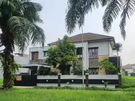 Rumah Besar 2 Lantai di Tanjung Barat, Dekat AEON Mall