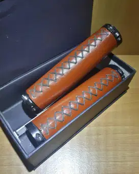 HandGrip Sepeda Kulit Retro With Double Lock