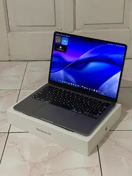 Macbook Air M3 2024 8/256 GB