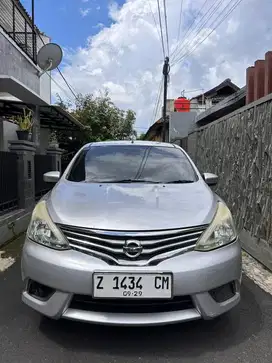 Jual mobil tangan pertama dari baru