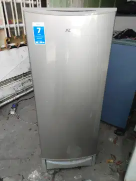 Kulkas 1 pintu aqua kondisi bagus normal dingin beku siap pakai