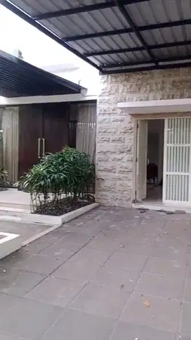 RUMAH LUAS MODERN DI THE GAYUNGSARI