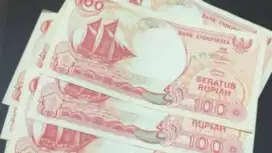 DIJUAL 4 LMBR UANG KUNO JADUL 100 RUPIAH KNDISI MSH BGS GAK ADA YG RSK