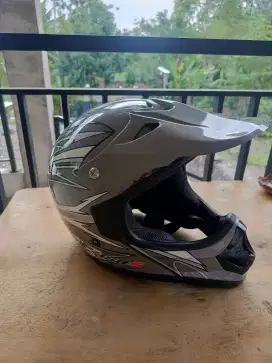 Helm KLX ori ukuran L