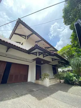 TURUN HARGA RUMAH CLASSIC AREA GATOT SUBROTO