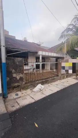 Jual Cepat Rumah Tua Hitung Tanah Lokasi Sunrise Garden Jakarta Barat