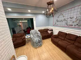 Rumah bagus full furnished dekat pintu tol di summarecon bekasi,Bekasi