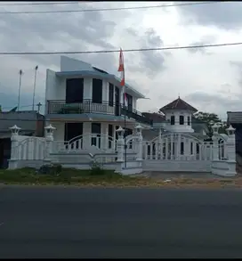 Rumah nol jalan raya strategis tengah  mojokerto