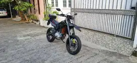 Yamaha WR155 supermoto