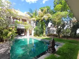 Villa Tegal Cupek Kerobokan Bali 5 Bedrooms