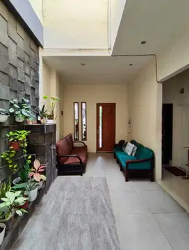 Rumah Bukit Golf 2 Lantai Rapih dan Siap Huni